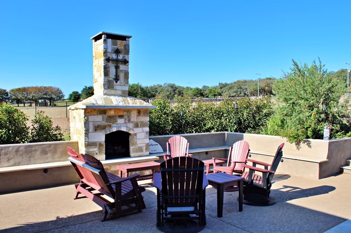 Outdoor kitchen installation